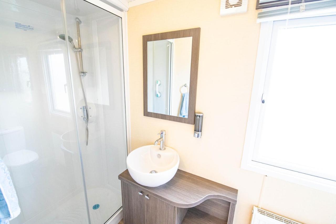 Big Skies Platinum Plus Holiday Home With Wifi, Netflix, Dishwasher, Decking Camber المظهر الخارجي الصورة