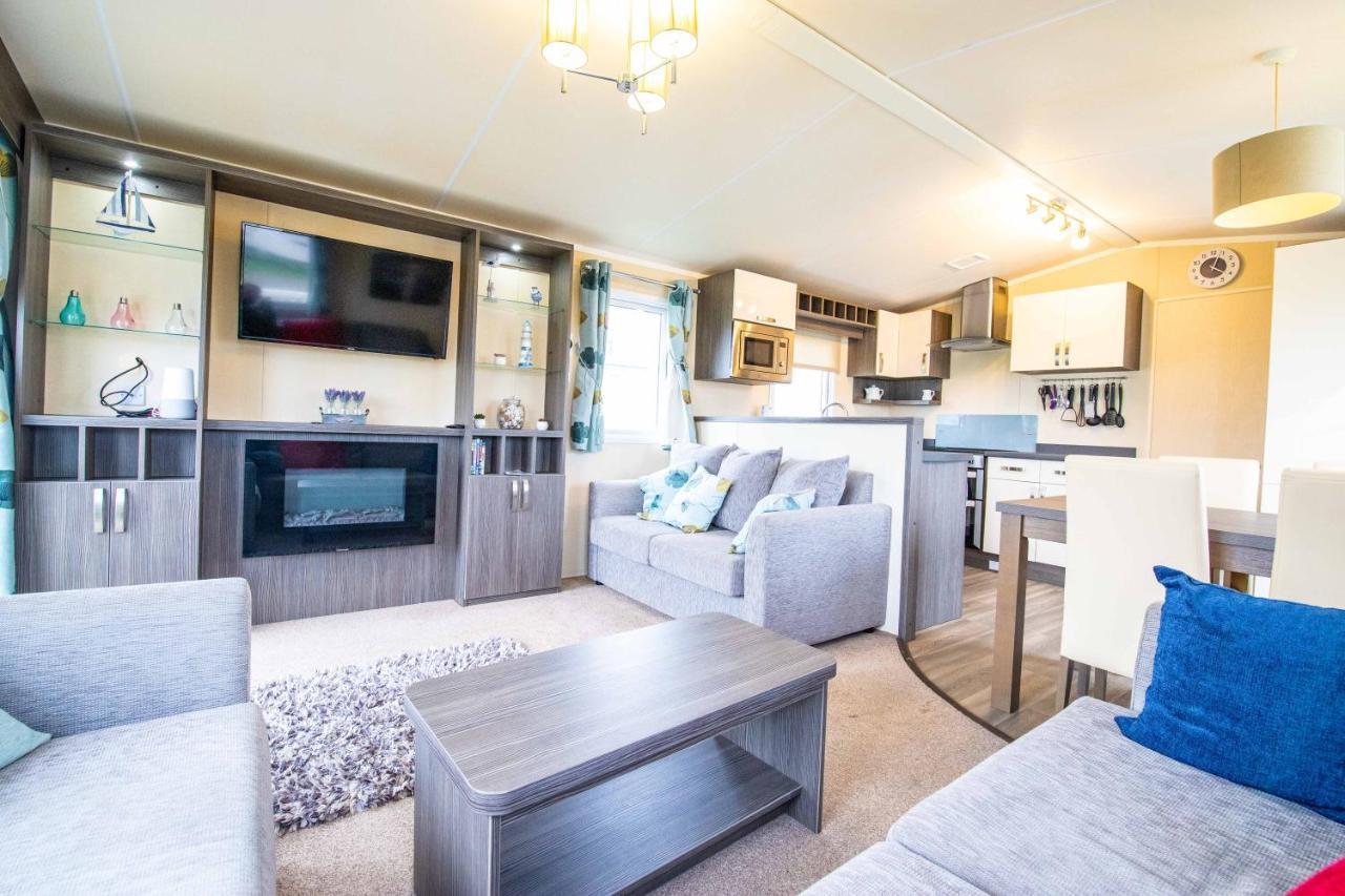 Big Skies Platinum Plus Holiday Home With Wifi, Netflix, Dishwasher, Decking Camber المظهر الخارجي الصورة