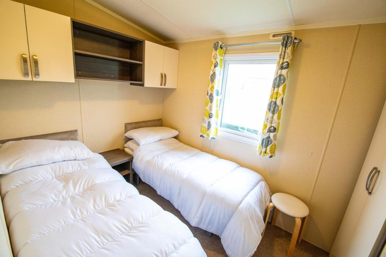 Big Skies Platinum Plus Holiday Home With Wifi, Netflix, Dishwasher, Decking Camber المظهر الخارجي الصورة