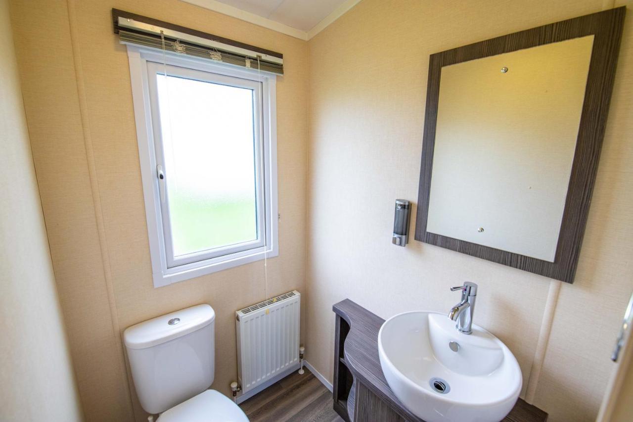 Big Skies Platinum Plus Holiday Home With Wifi, Netflix, Dishwasher, Decking Camber المظهر الخارجي الصورة