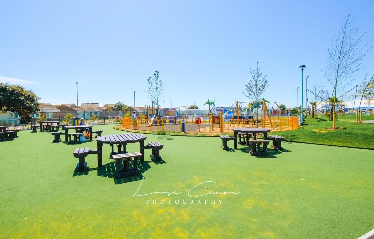 Big Skies Platinum Plus Holiday Home With Wifi, Netflix, Dishwasher, Decking Camber المظهر الخارجي الصورة